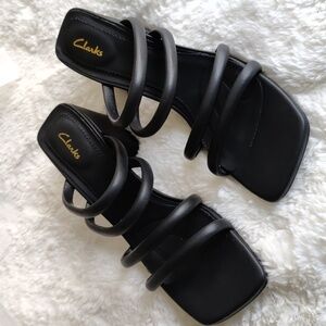 NIB Clarks Leather Sandals Black Size 7